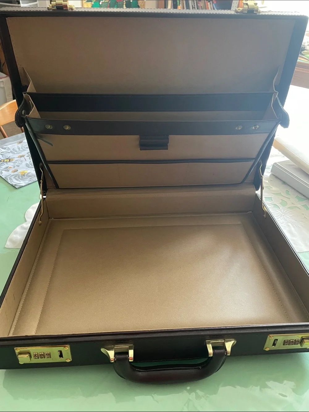 American Tourister structured american